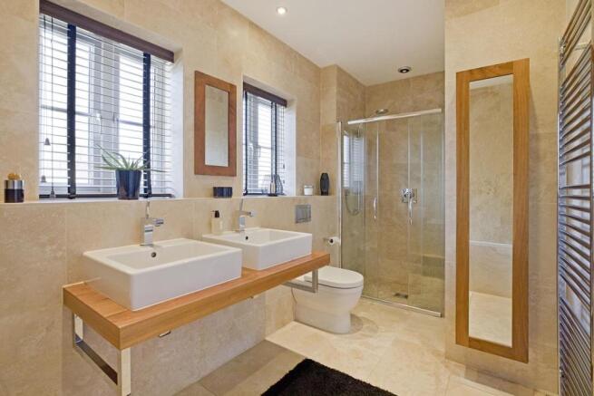 En-Suite Bathroom