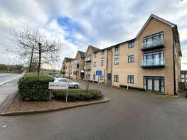 14, 80a Barham Court, Station Road, Cuffley, Potters Bar EN6 4HY