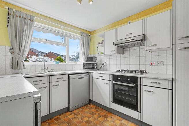 Kitchen 1_2.jpeg
