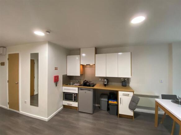 Studio to rent in sheffield