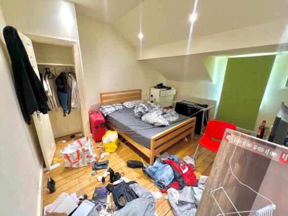 5 bed Terraced to rent Image 4