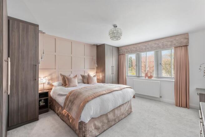 4 bed Detached for sale Image 6