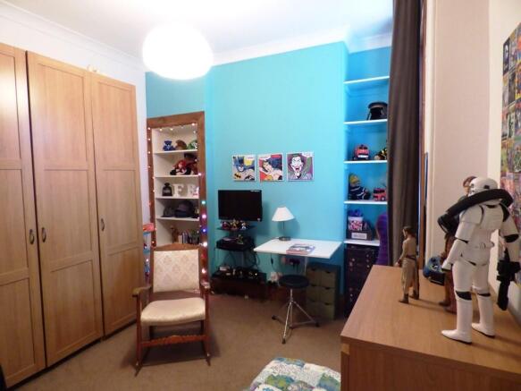 BEDROOM 2