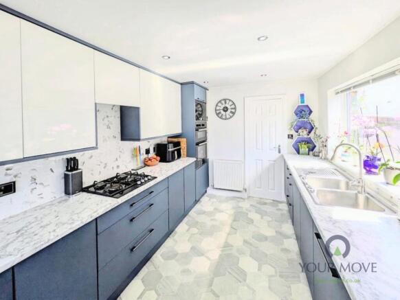 4 bed Semi-Detached for sale Image 2