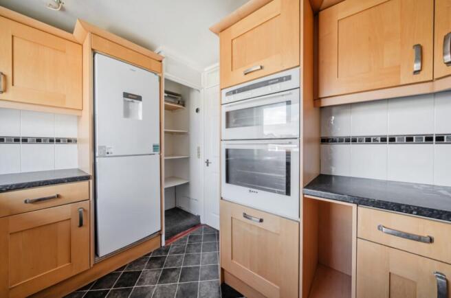 2 bed Apartment for sale Image 8