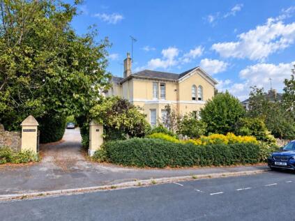 Flat 3 Woodleigh, 15 Forde Park, Newton Abbot, Devon, TQ12 1DD