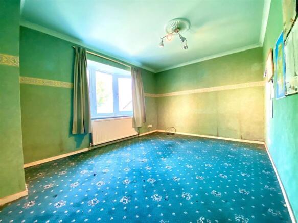 bedroom2.jpg