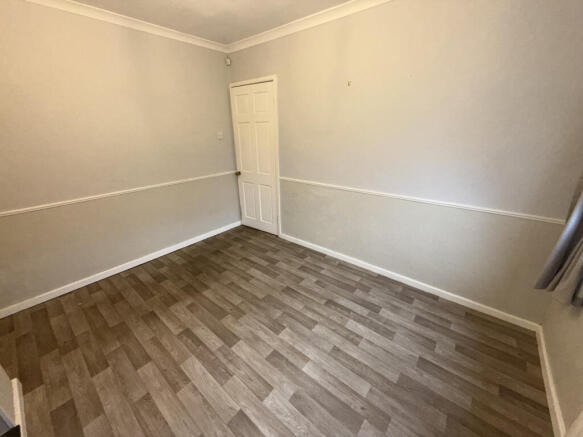 3 bed Semi-Detached to rent Image 9