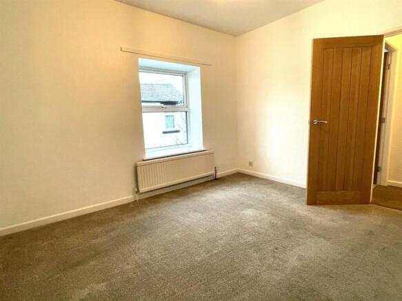 104 b bed 1.jpg