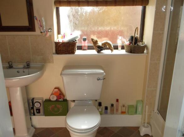 ensuite.jpg