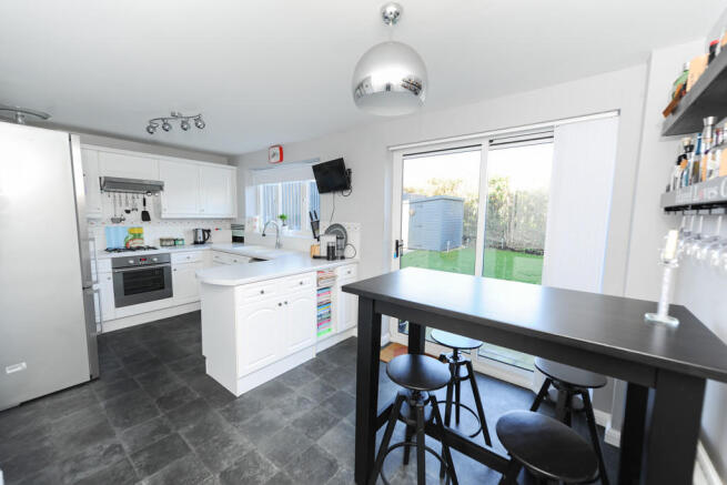 Kitchen/breakfast...
