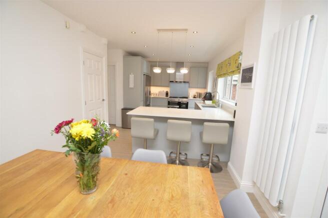 Open plan kitchen/dining room