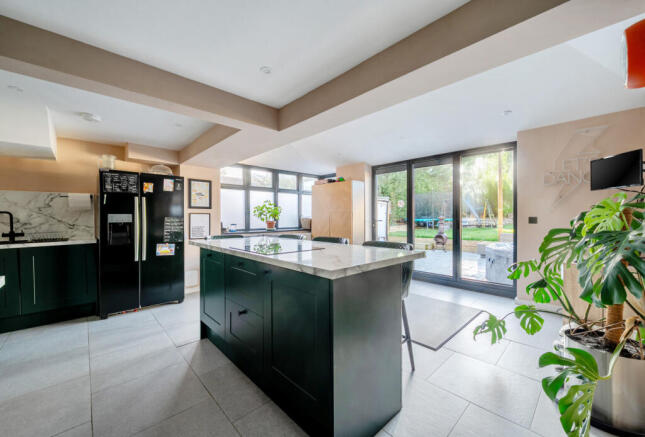 1383102-18-691c48...