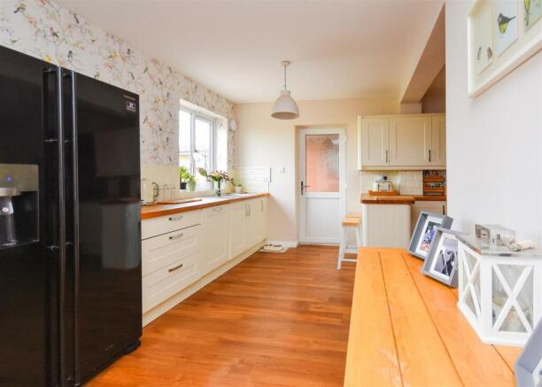 44 Market Lane - Dining Kitchen.jpg