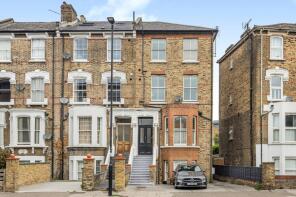37, Drayton Park, London N5 1NT