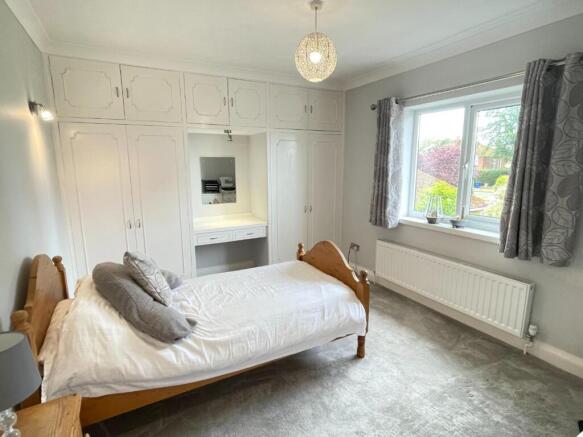 BEDROOM 5