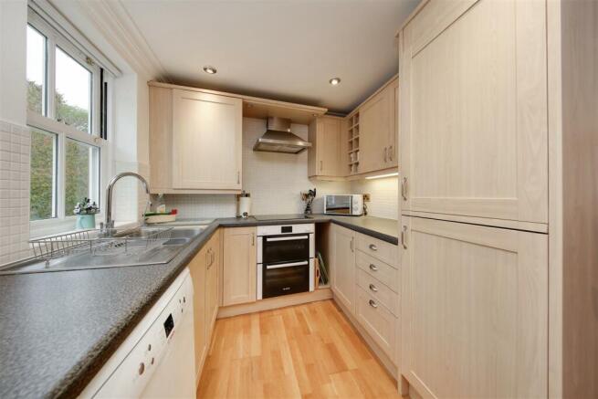Kitchen2.jpg
