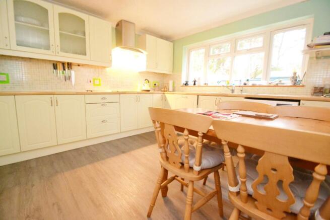 Kitchen/Breakfast Ro