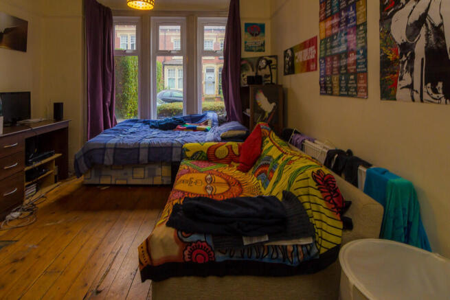 5 bed House to rent Image 4