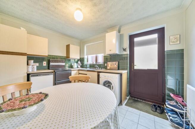 1370142-18-68f7945f5eaa2