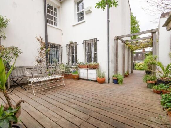 Side Garden b