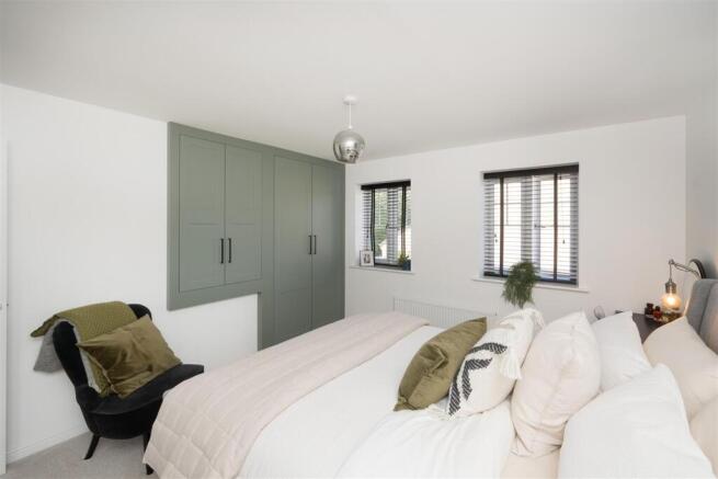 4 bed Detached for sale Image 10