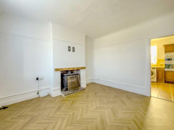 2 bed Semi-Detached for sale Image 11