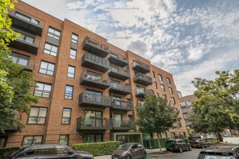 Samara Drive, Southall, UB1