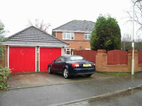 DOUBLE GARAGE & DRIV