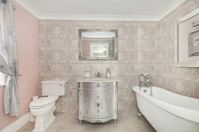 2 Cleveland Close31.jpg