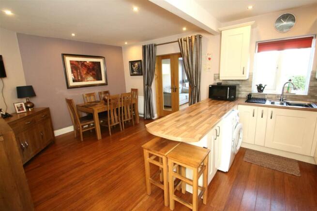 33 Candian Avenue kitchendroom.JPG