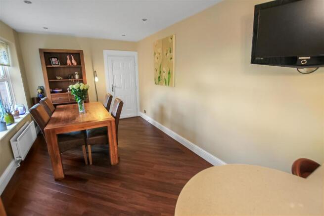 Dining Area(1).jpg