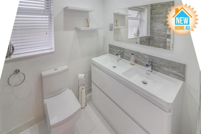 FAMILY BATHROOM: