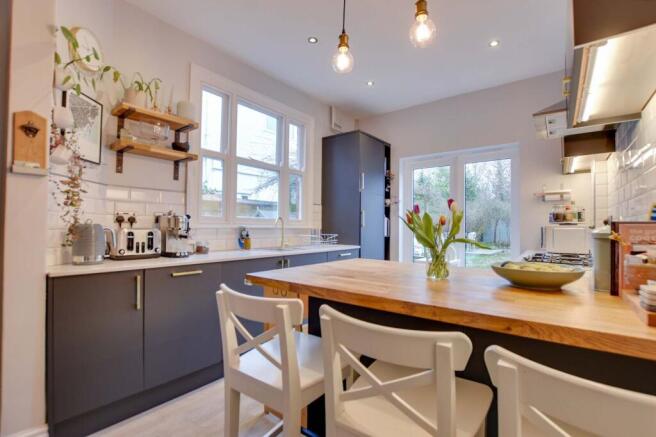 Fitted Kitchen / Breakfast Room