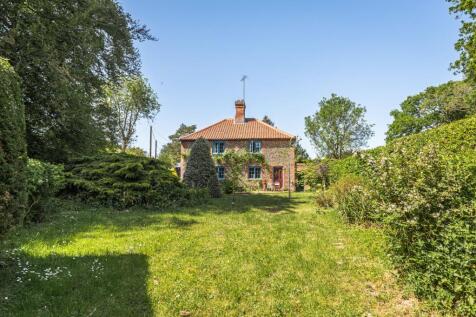 Delightful Private and Desirable Home in Bayfield
