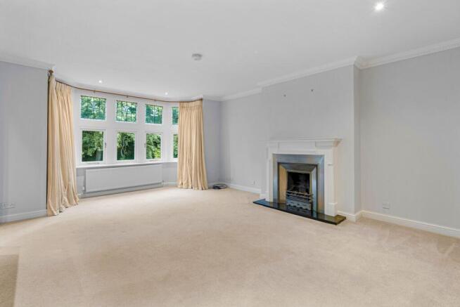 2 bed Flat for sale Image 4