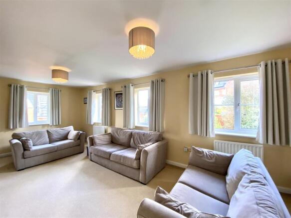 BEDROOM/FAMILY ROOM