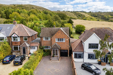 Tring Road, Dunstable, Bedfordshire