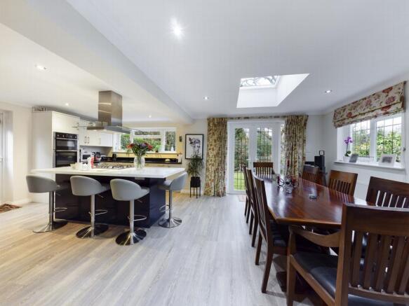 Kitchen & Dining Rm
