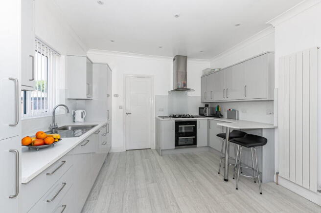 3 bed Detached Bungalow for sale Image 4