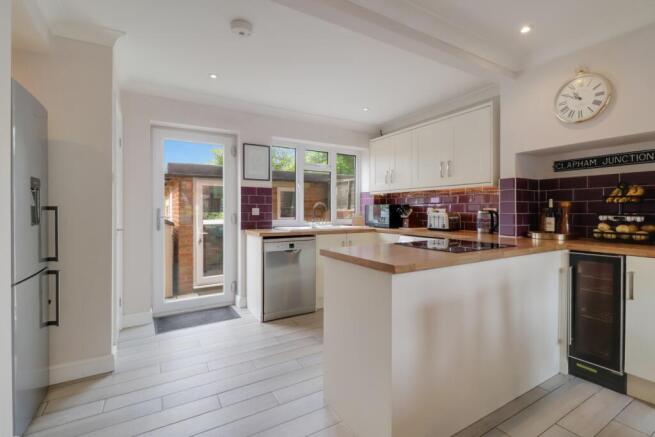 Open plan kitchen and dining room