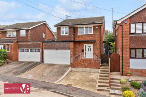 John Eliot Close, Nazeing, EN9
