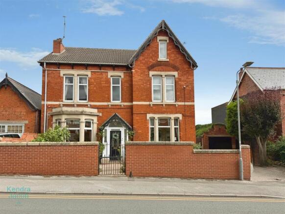 6 bed Detached for sale in worksop