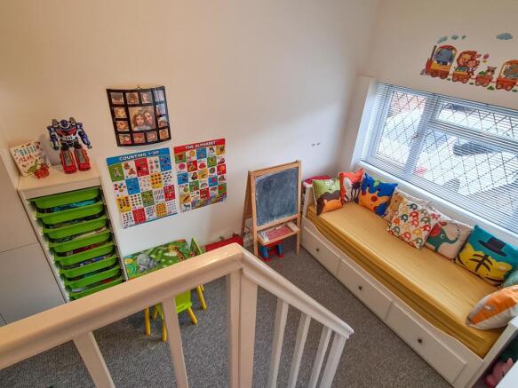 family room/bed 5