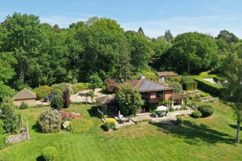 Wellingtonia Avenue, Crowthorne, RG45