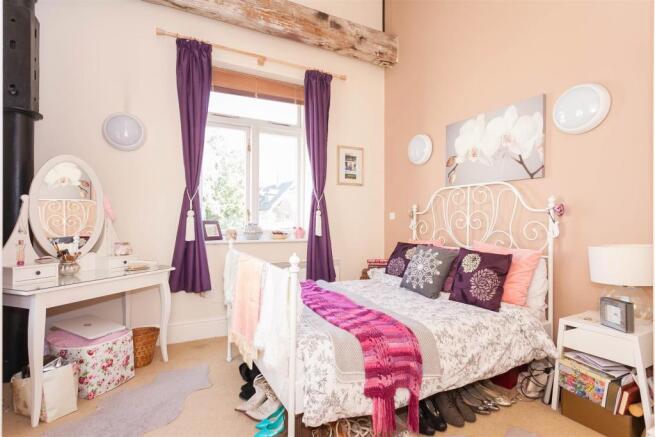 Main Bedroom With En