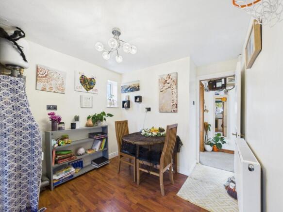 3 bed Semi-Detached for sale Image 10