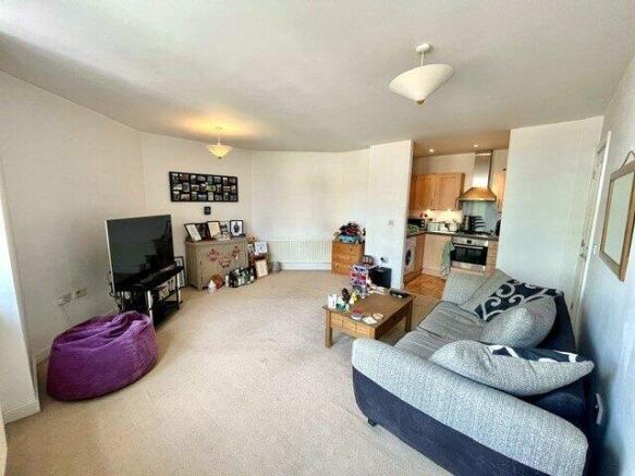 2 bed Flat to rent Image 4