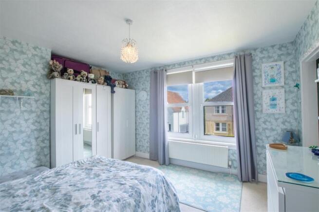 bedroom.one.jpg