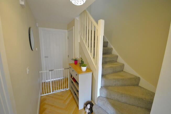 4 bed Semi-Detached for sale Image 4